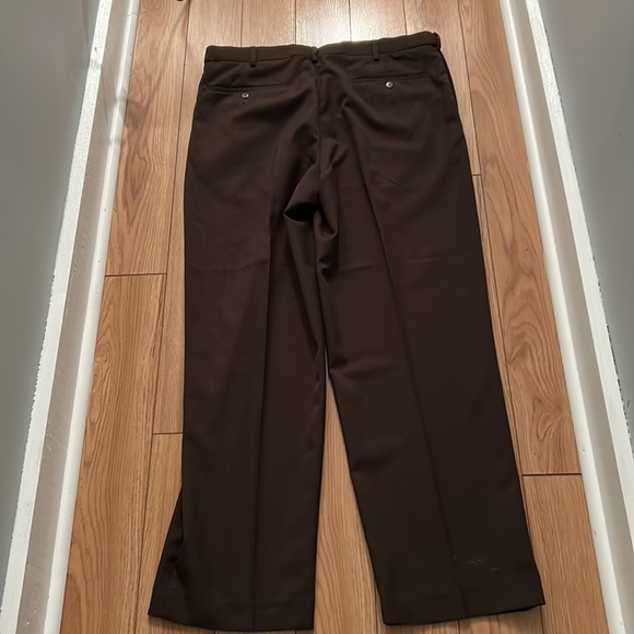 Croft&Barrow men’s trousers. Colour is brown size 38 waist/32 inseam. - Picture 4 of 9